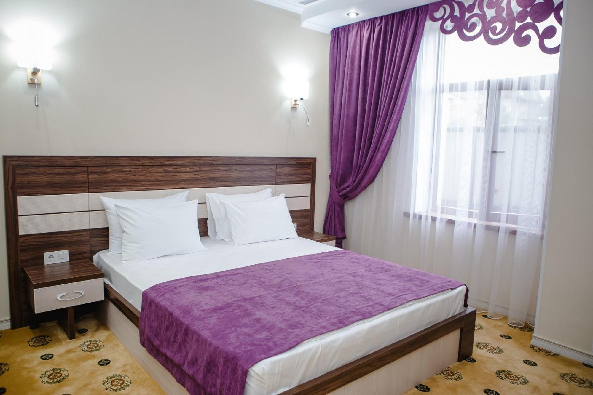 Luxury House Hotel Shymkent Eksteriør billede