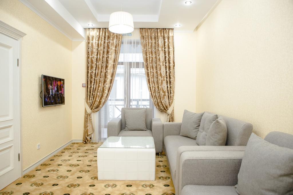 Luxury House Hotel Shymkent Eksteriør billede