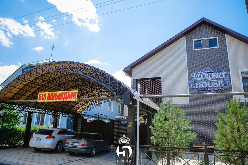 Luxury House Hotel Shymkent Eksteriør billede