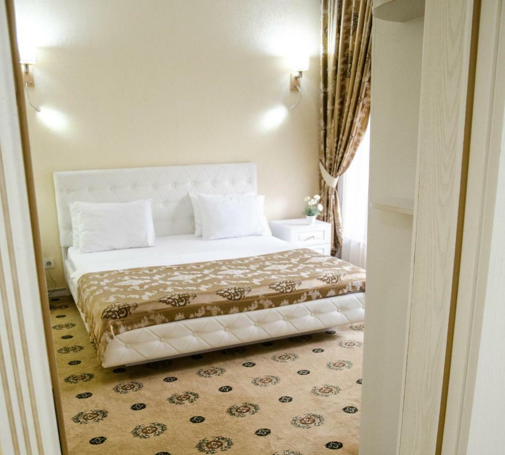Luxury House Hotel Shymkent Eksteriør billede