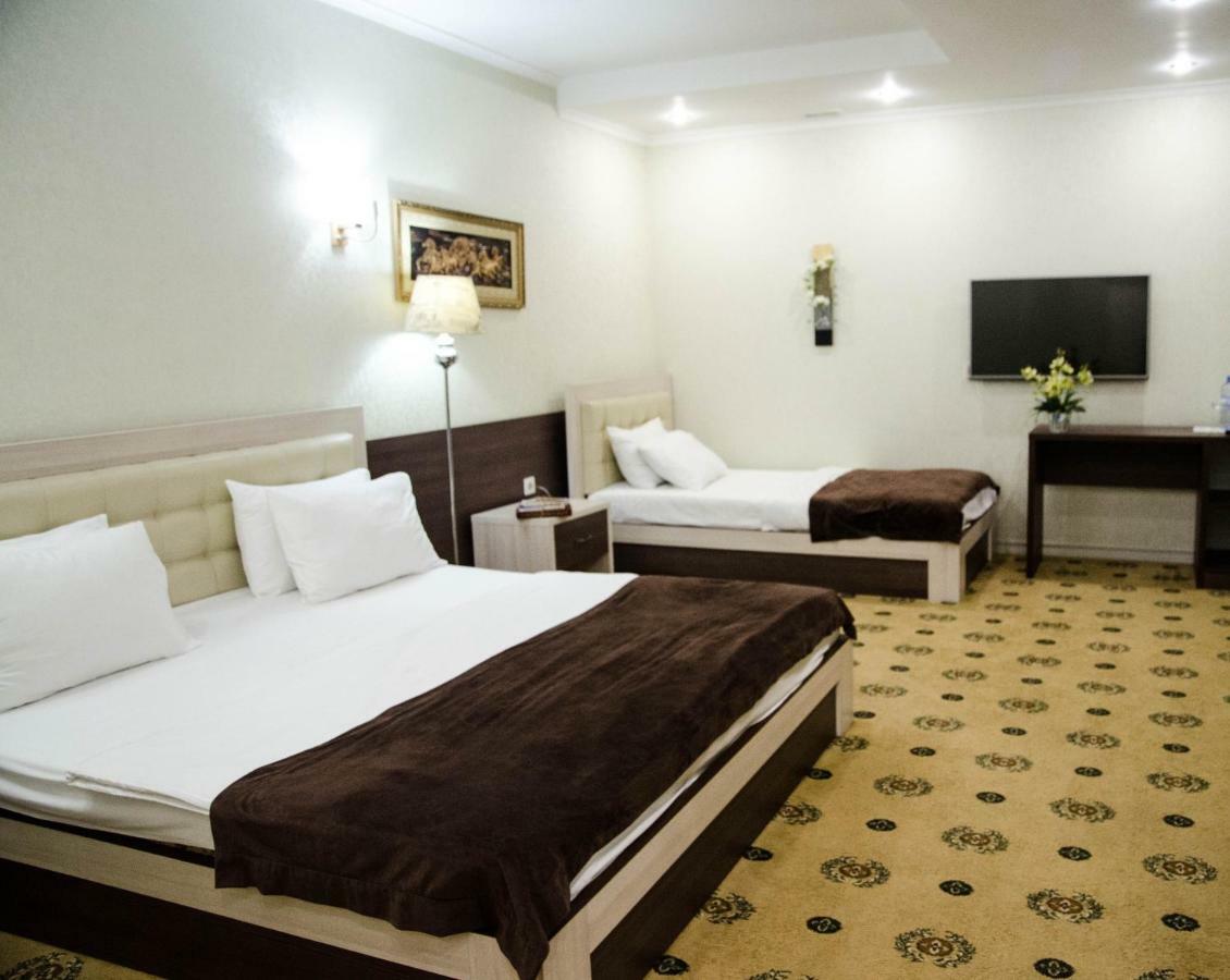 Luxury House Hotel Shymkent Eksteriør billede