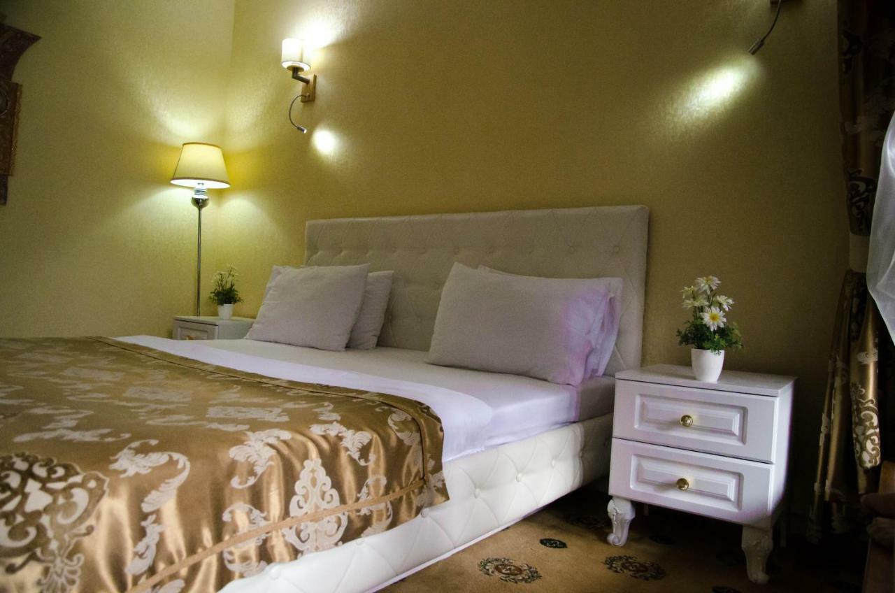 Luxury House Hotel Shymkent Eksteriør billede