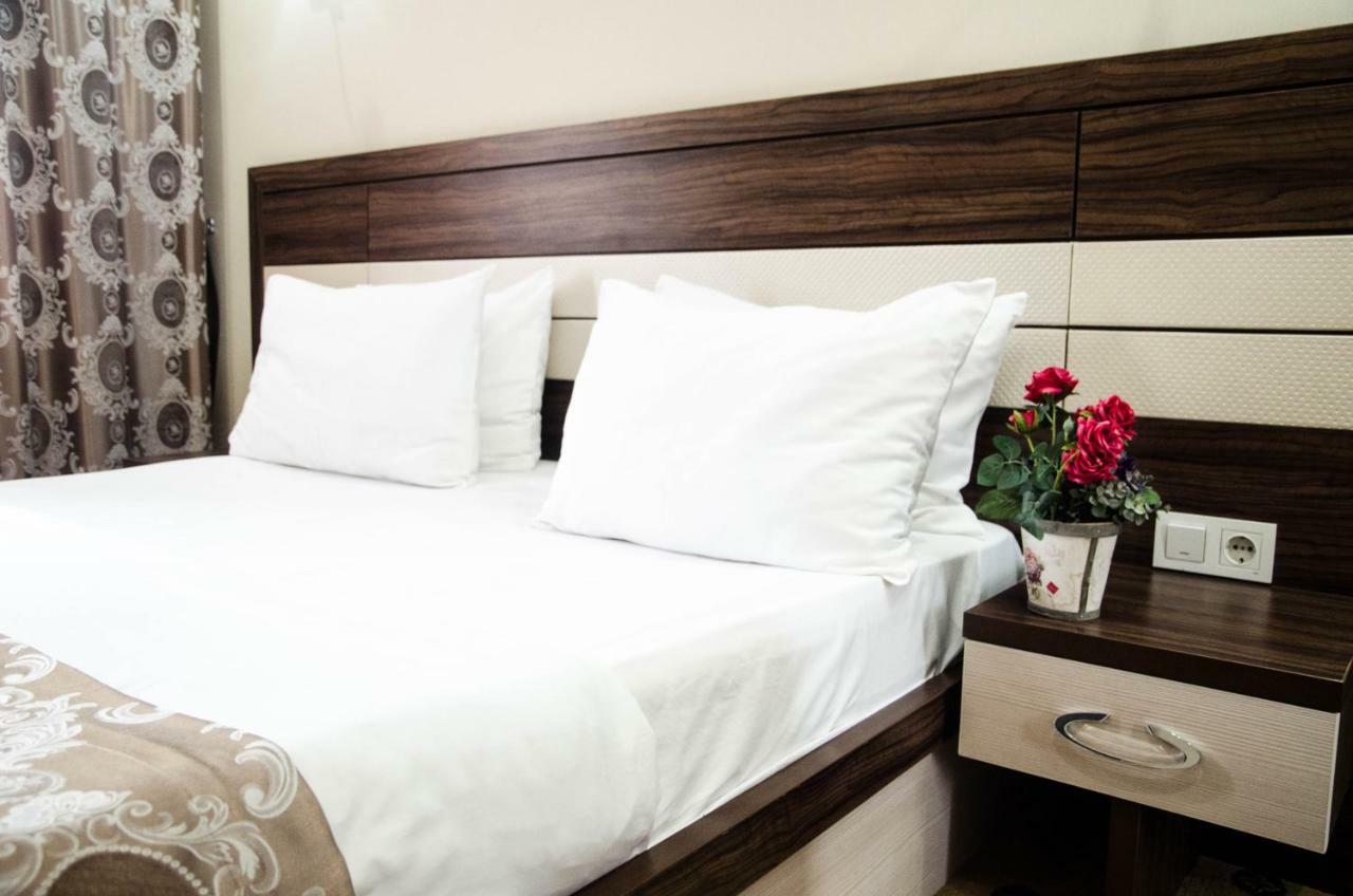 Luxury House Hotel Shymkent Eksteriør billede