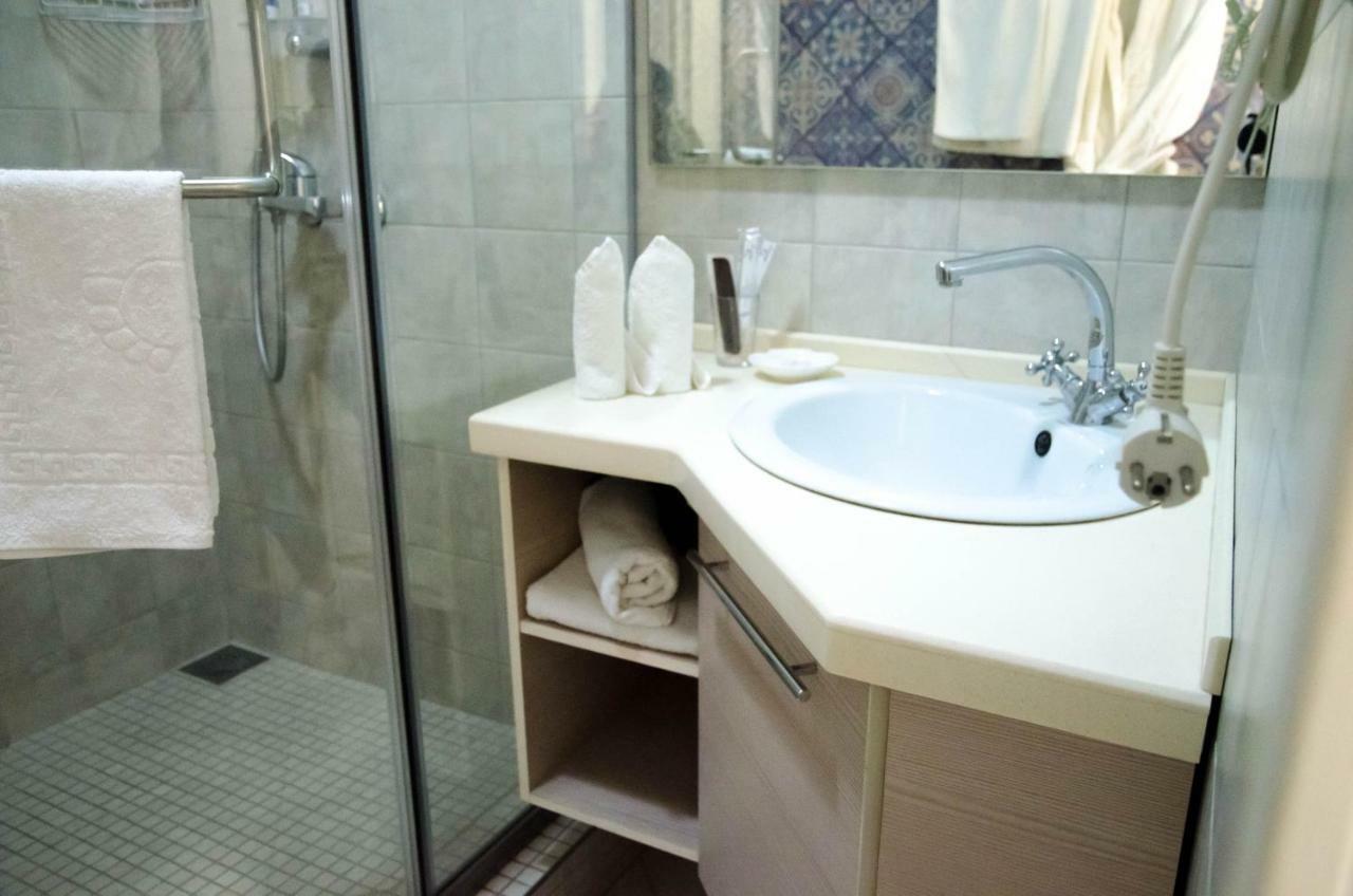 Luxury House Hotel Shymkent Eksteriør billede