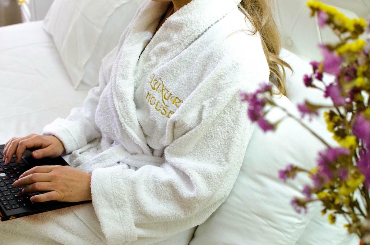 Luxury House Hotel Shymkent Eksteriør billede