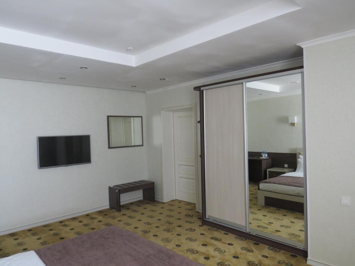 Luxury House Hotel Shymkent Eksteriør billede